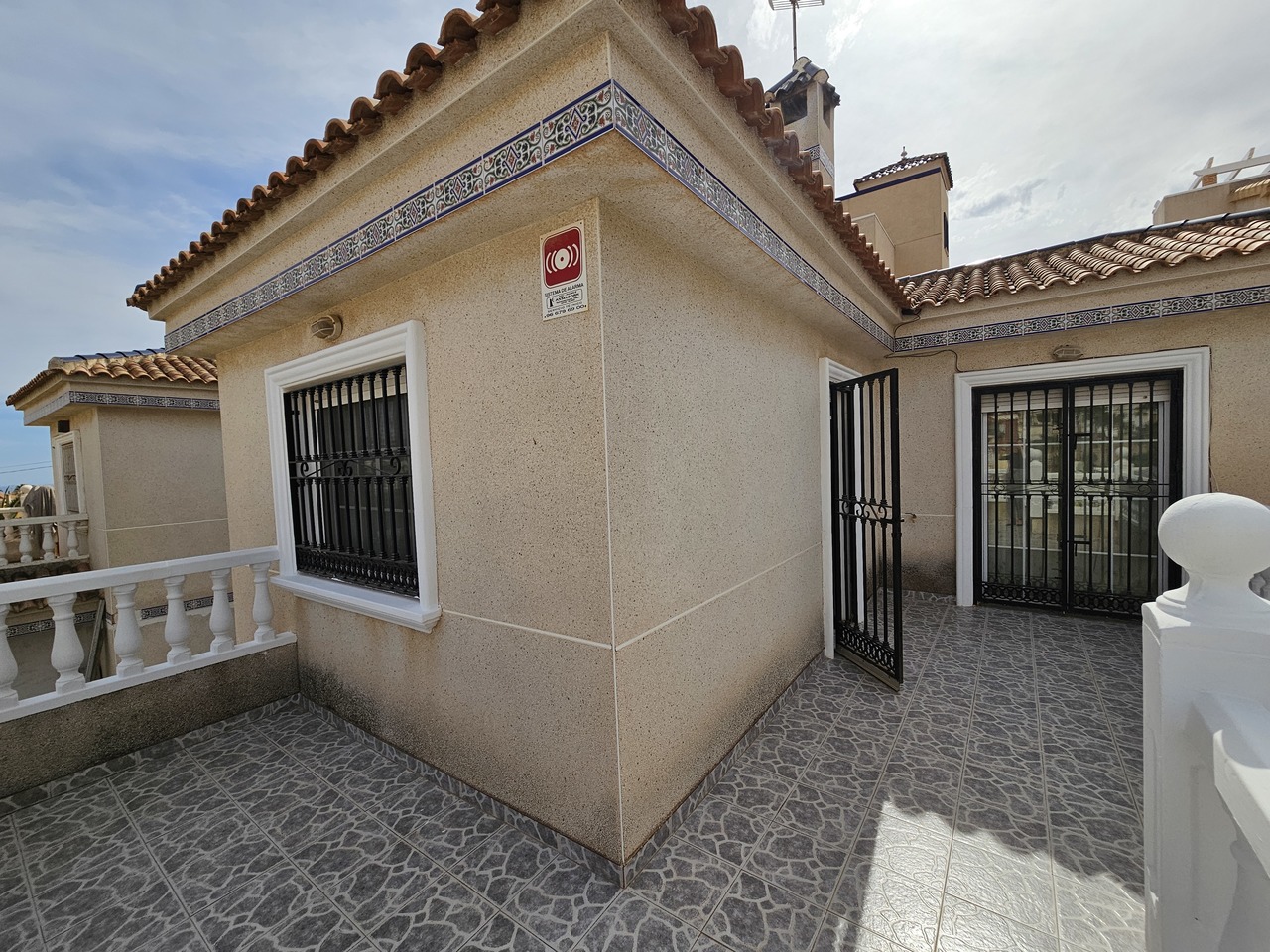 House in Villamartin - view 1