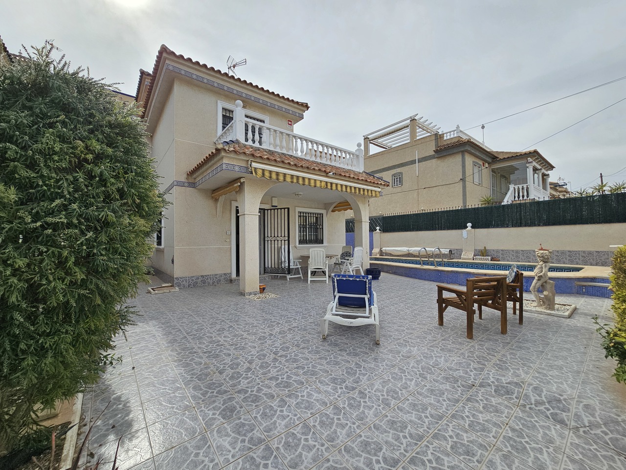 House in Villamartin - view 1