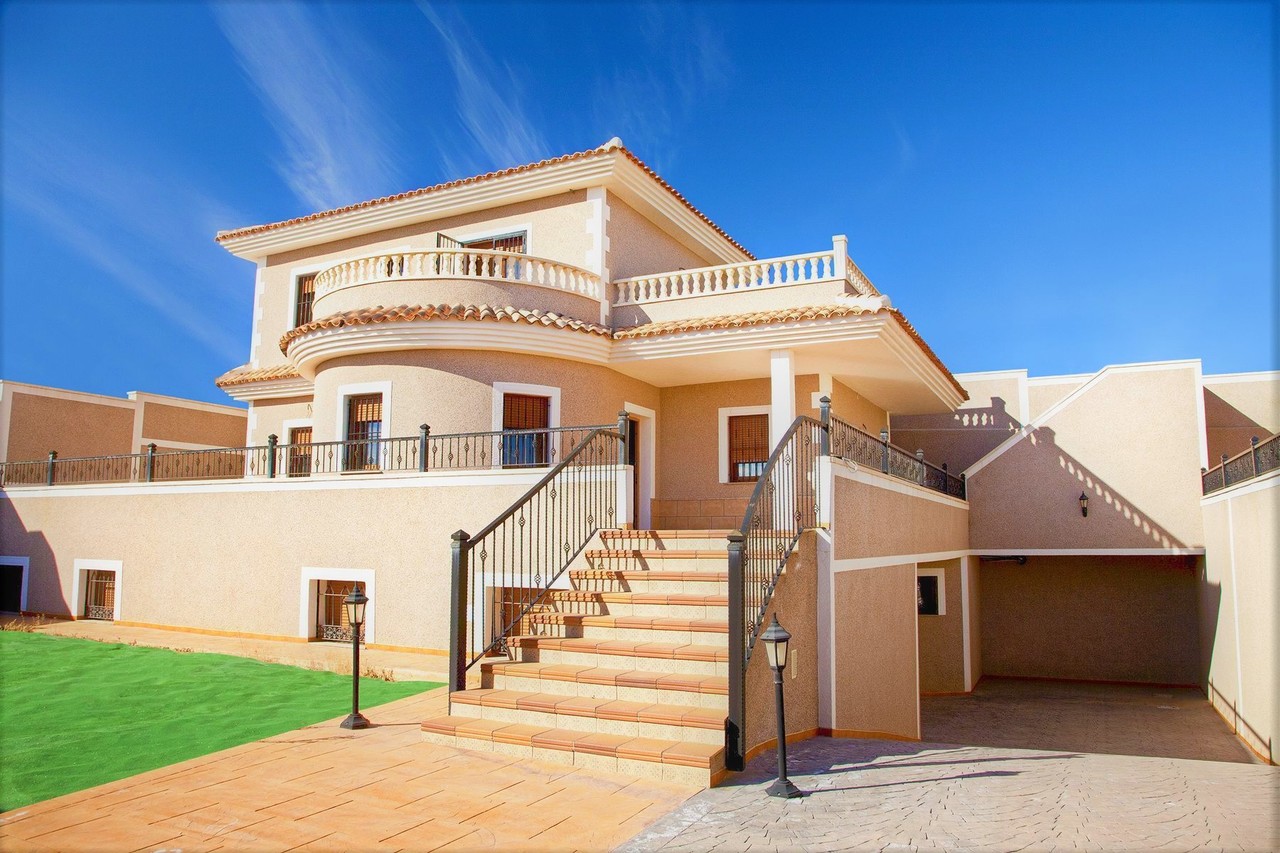 House in Alicante - view 1