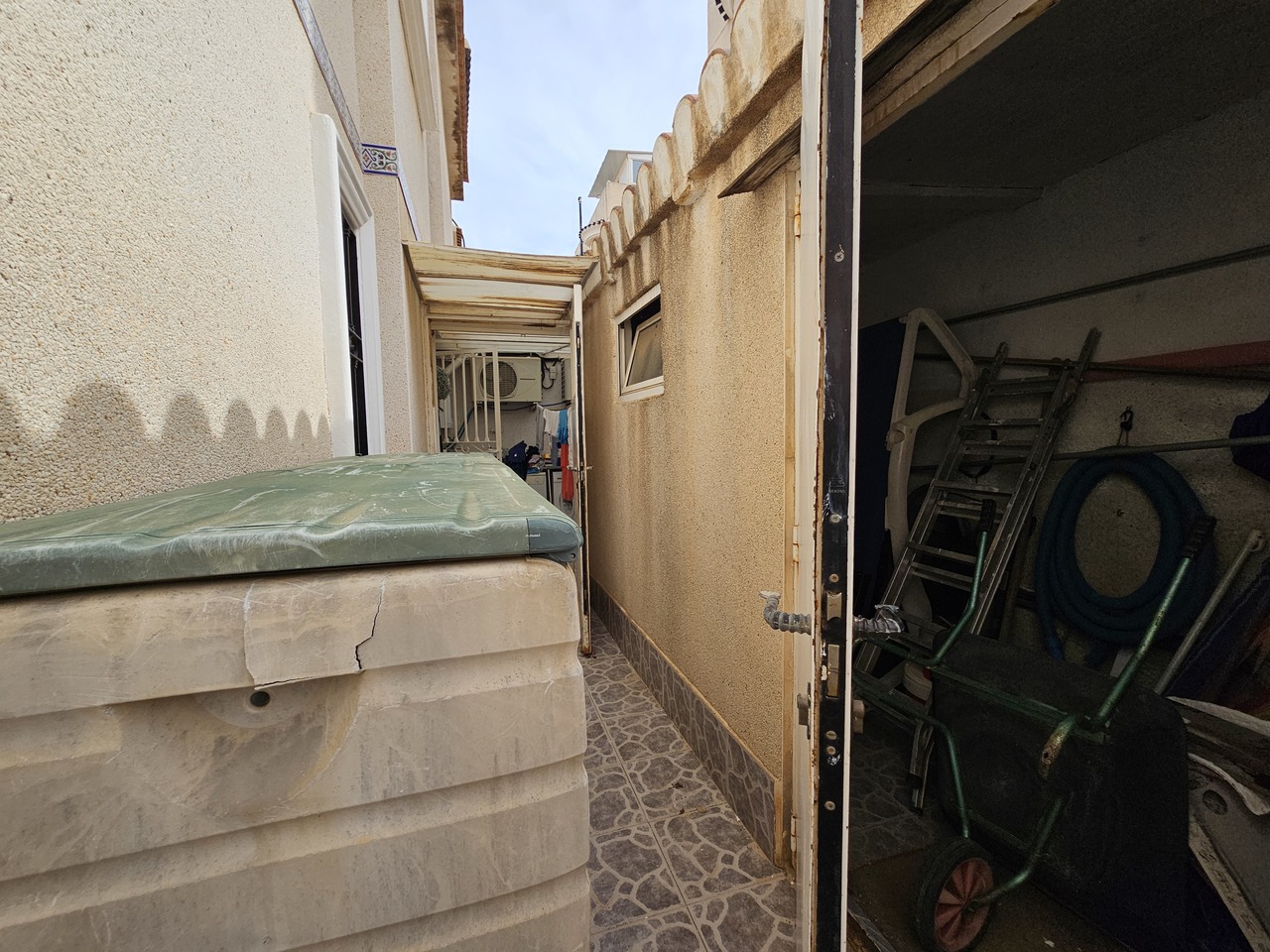 House in Villamartin - view 1