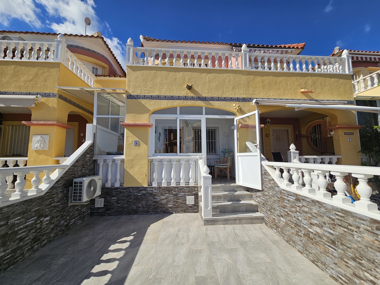 House in La Zenia - view 1