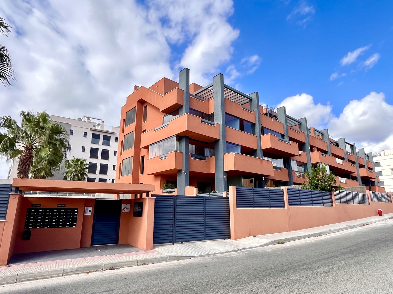 Apartment in Villamartin - view 1