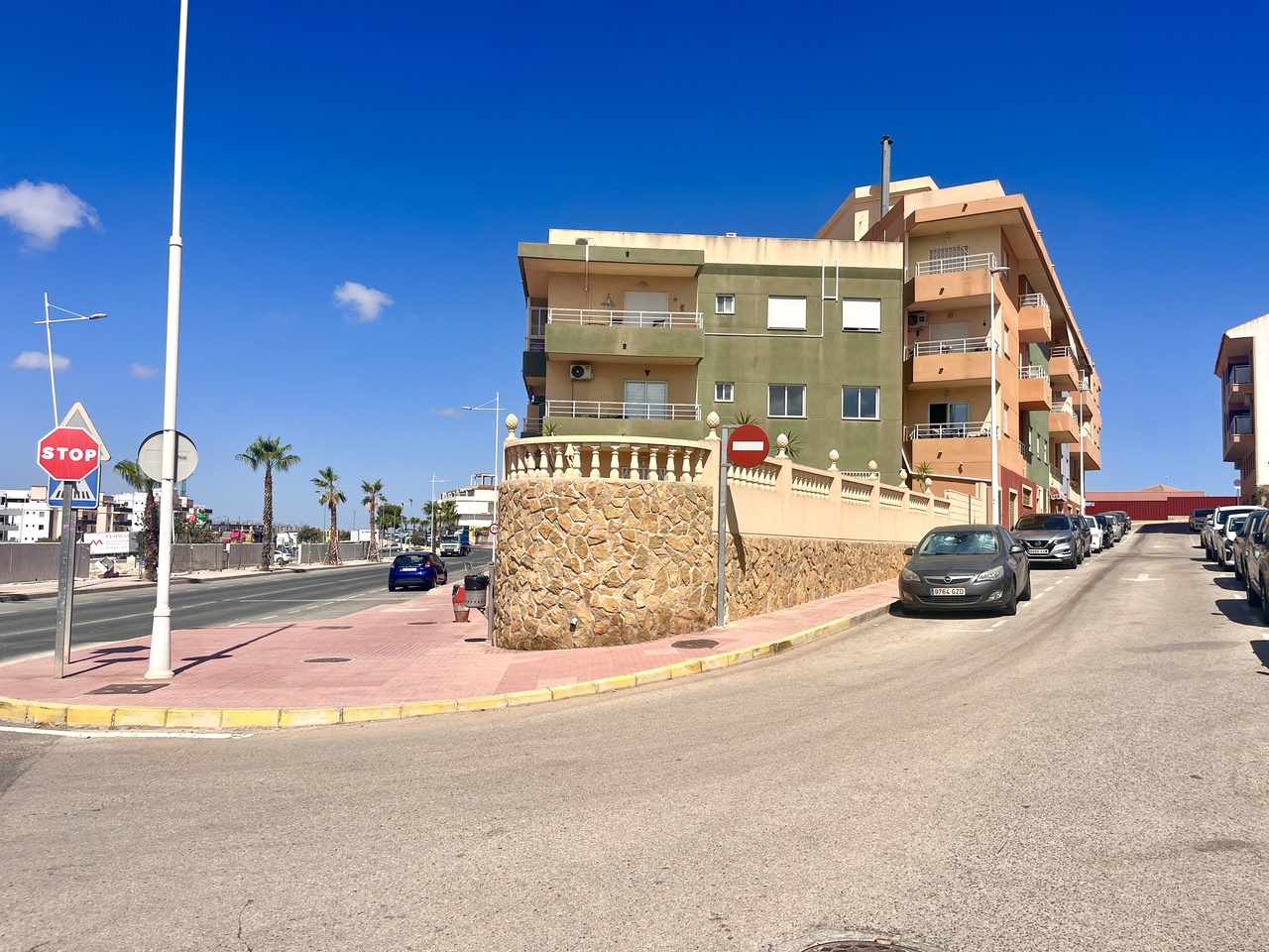 House in San Miguel de Salinas - view 1