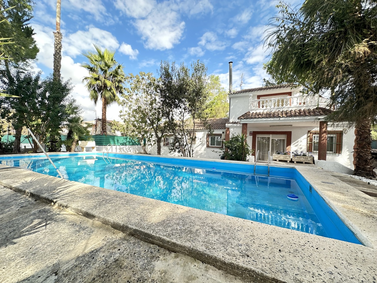 House in Urbanizacion los Balcones - view 1