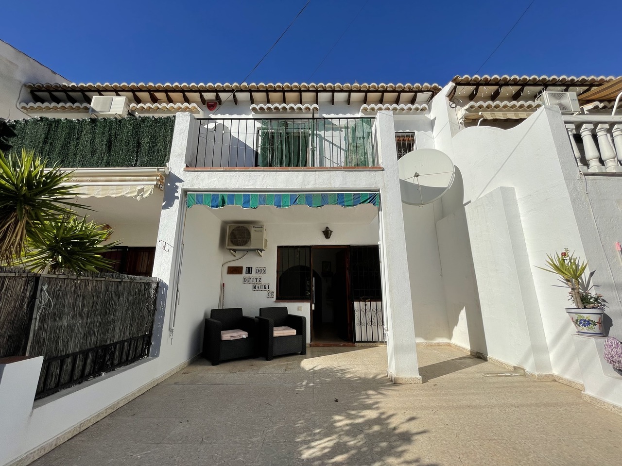 House in Alicante - view 1