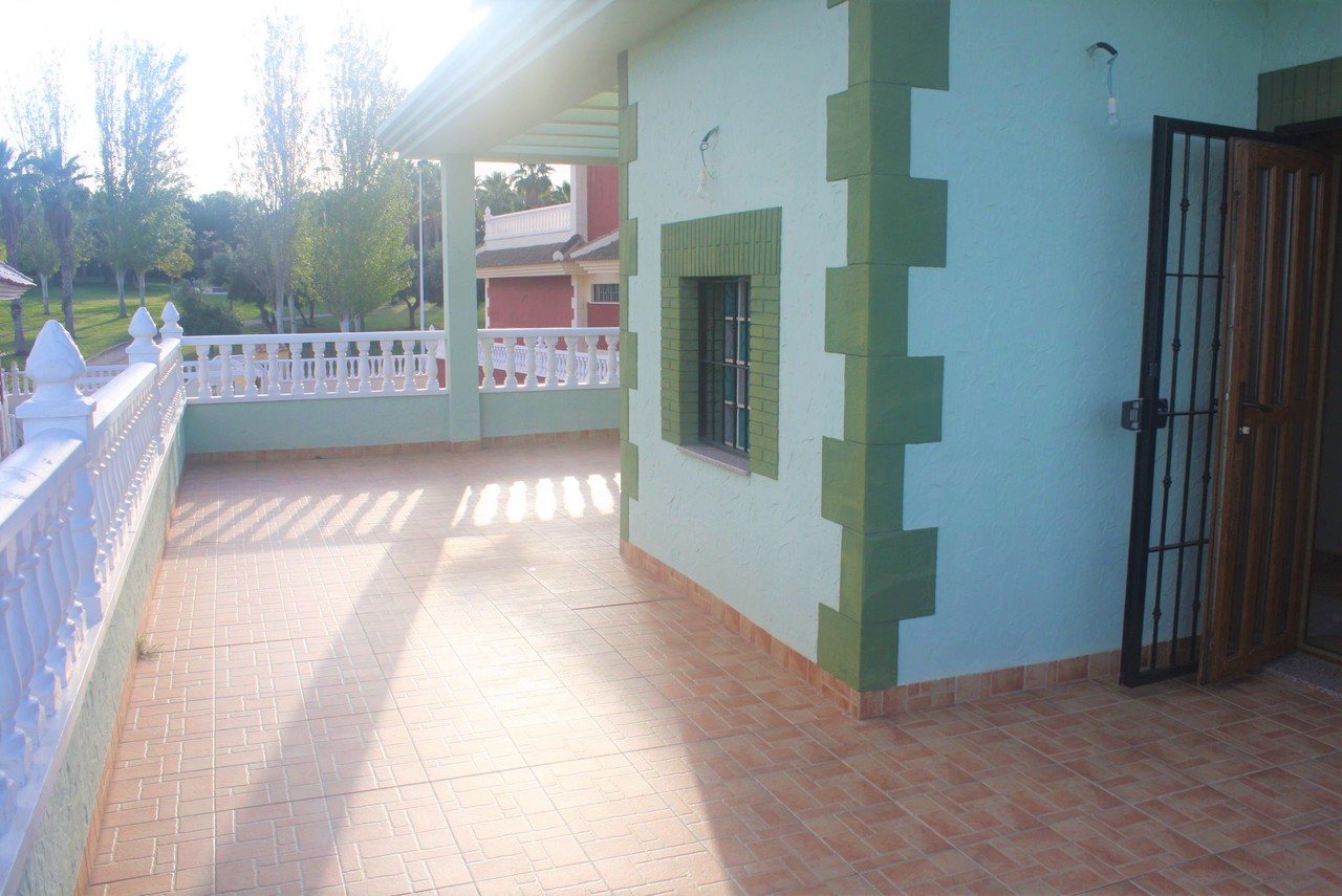 House in Alicante - view 1