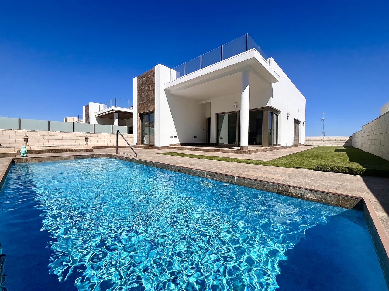 House in Villamartin - view 1