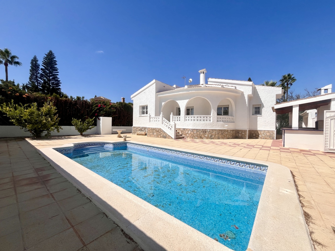 House in Alicante - view 1