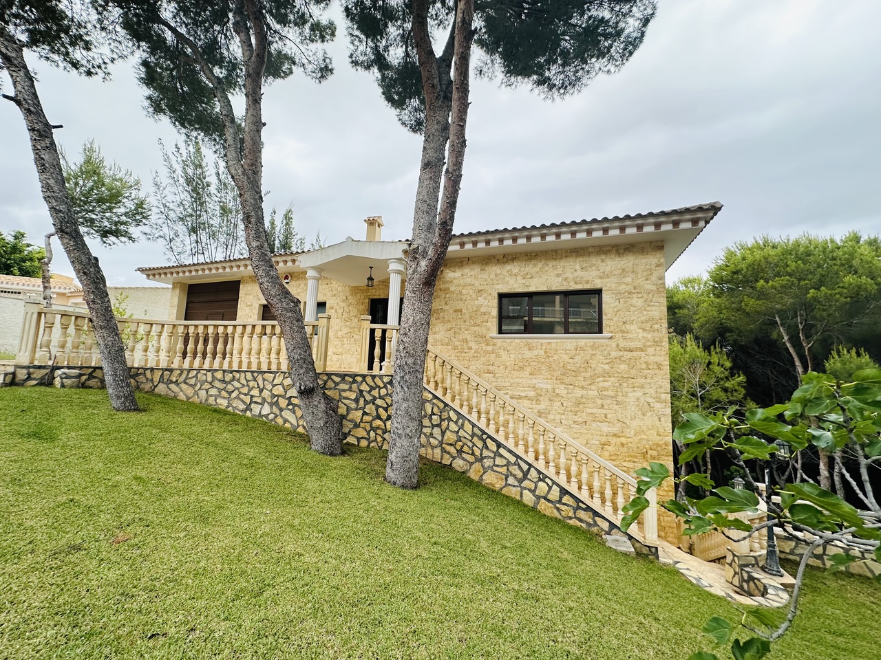 House in Alicante - view 1