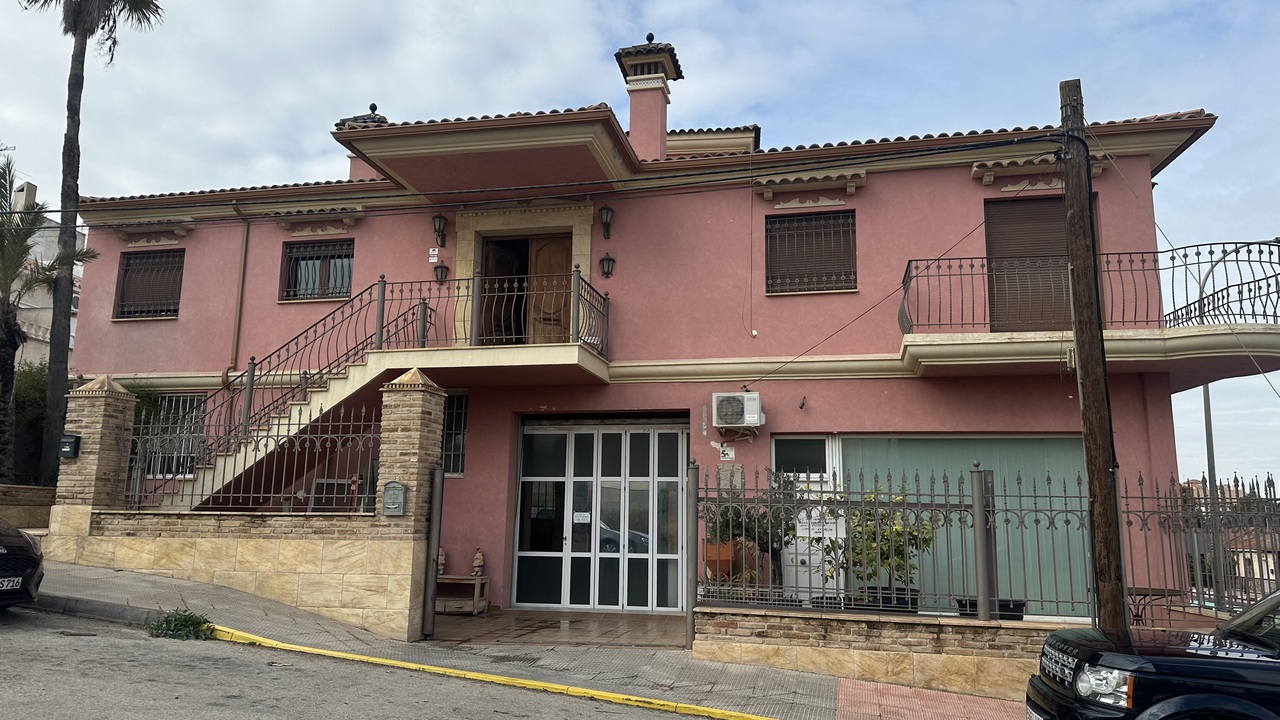 House in San Miguel de Salinas - view 1