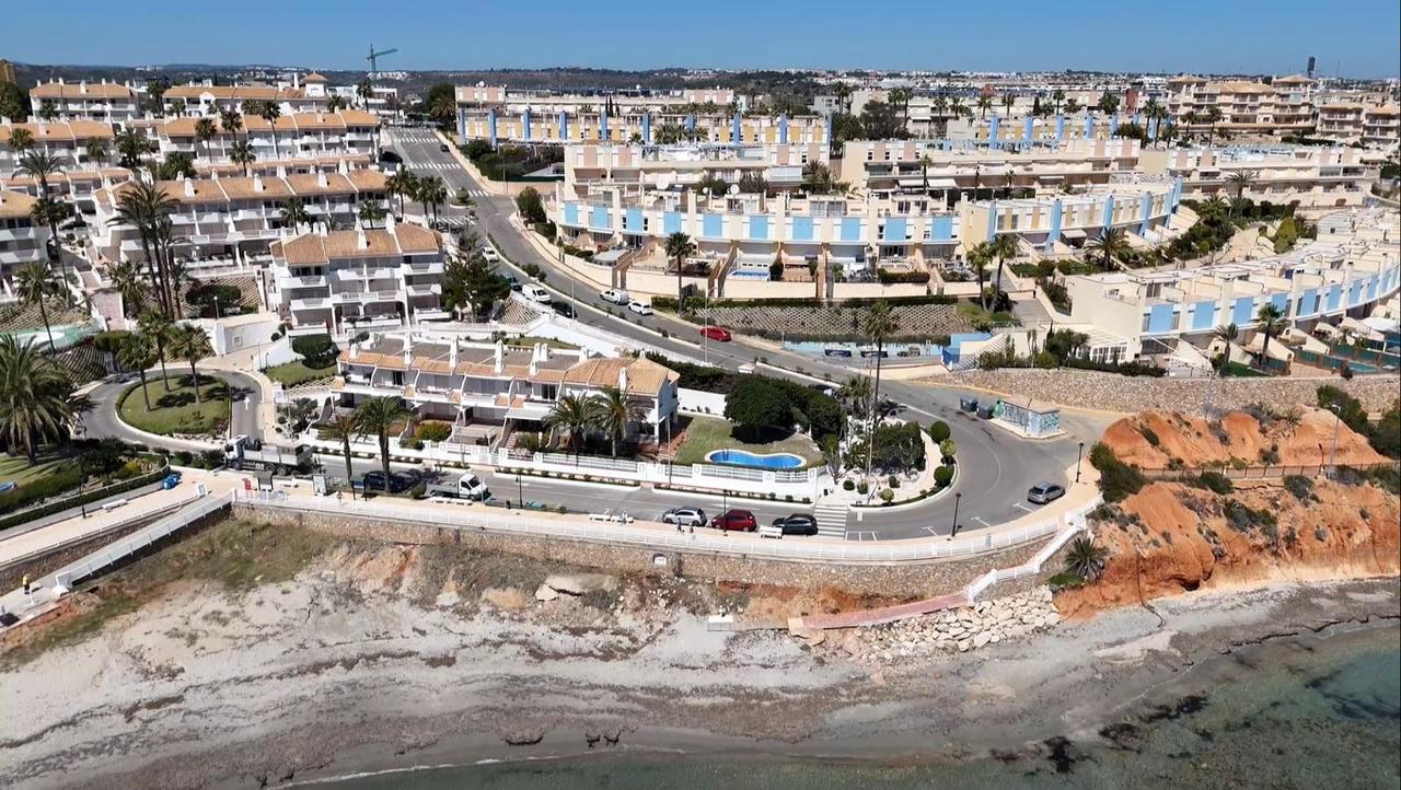 House in Alicante - view 1