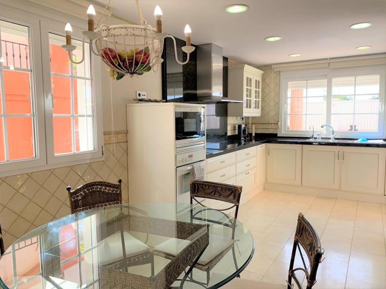 Villa in Lo Mendigo - view 1