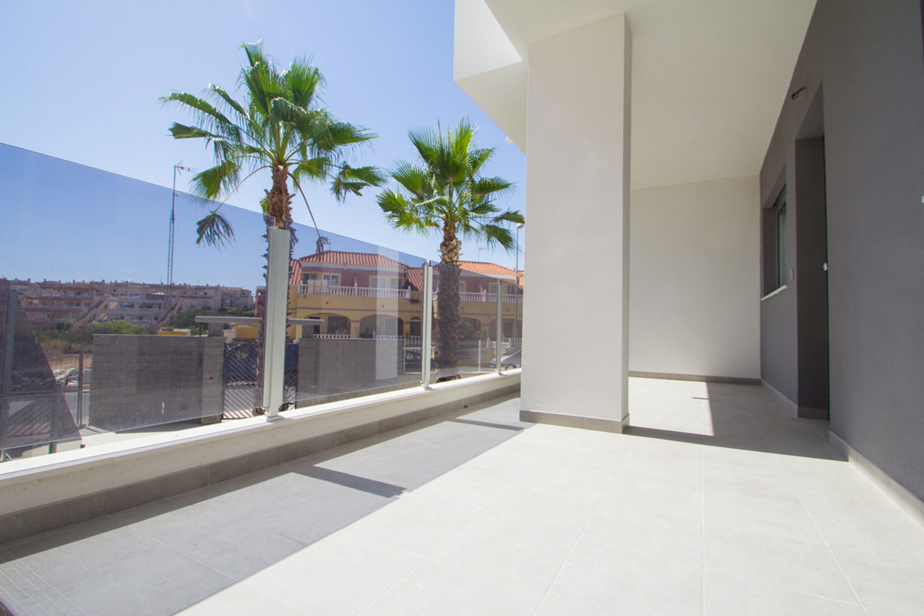 Apartment in Alicante - view 1