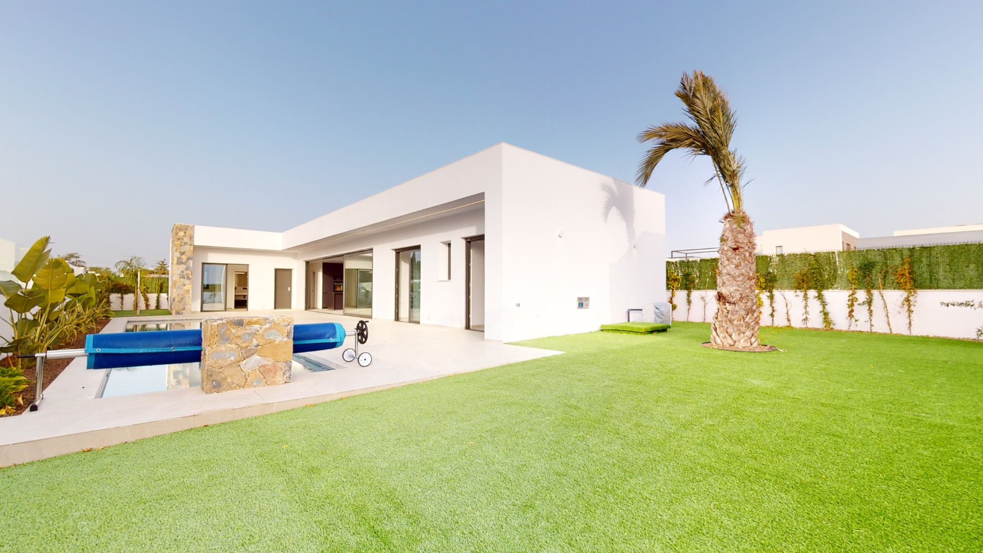 Villa in Santa Cruz - view 1