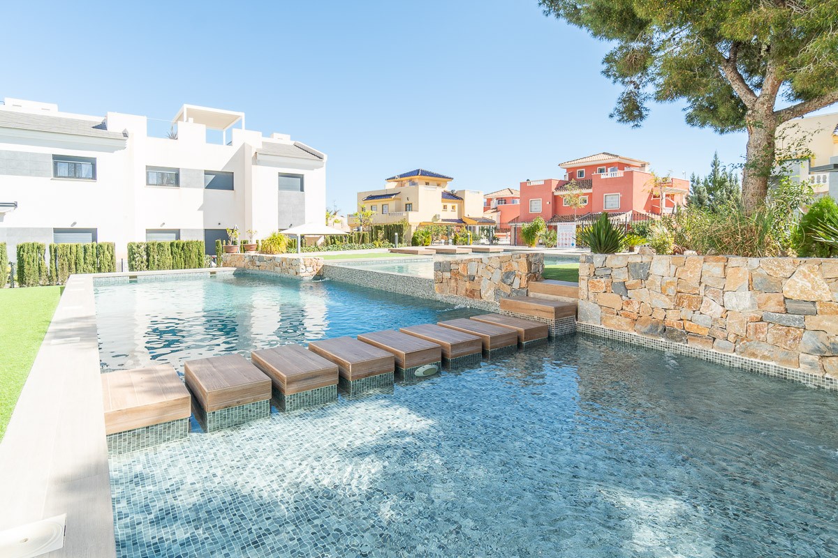 Apartment in Alicante - view 1