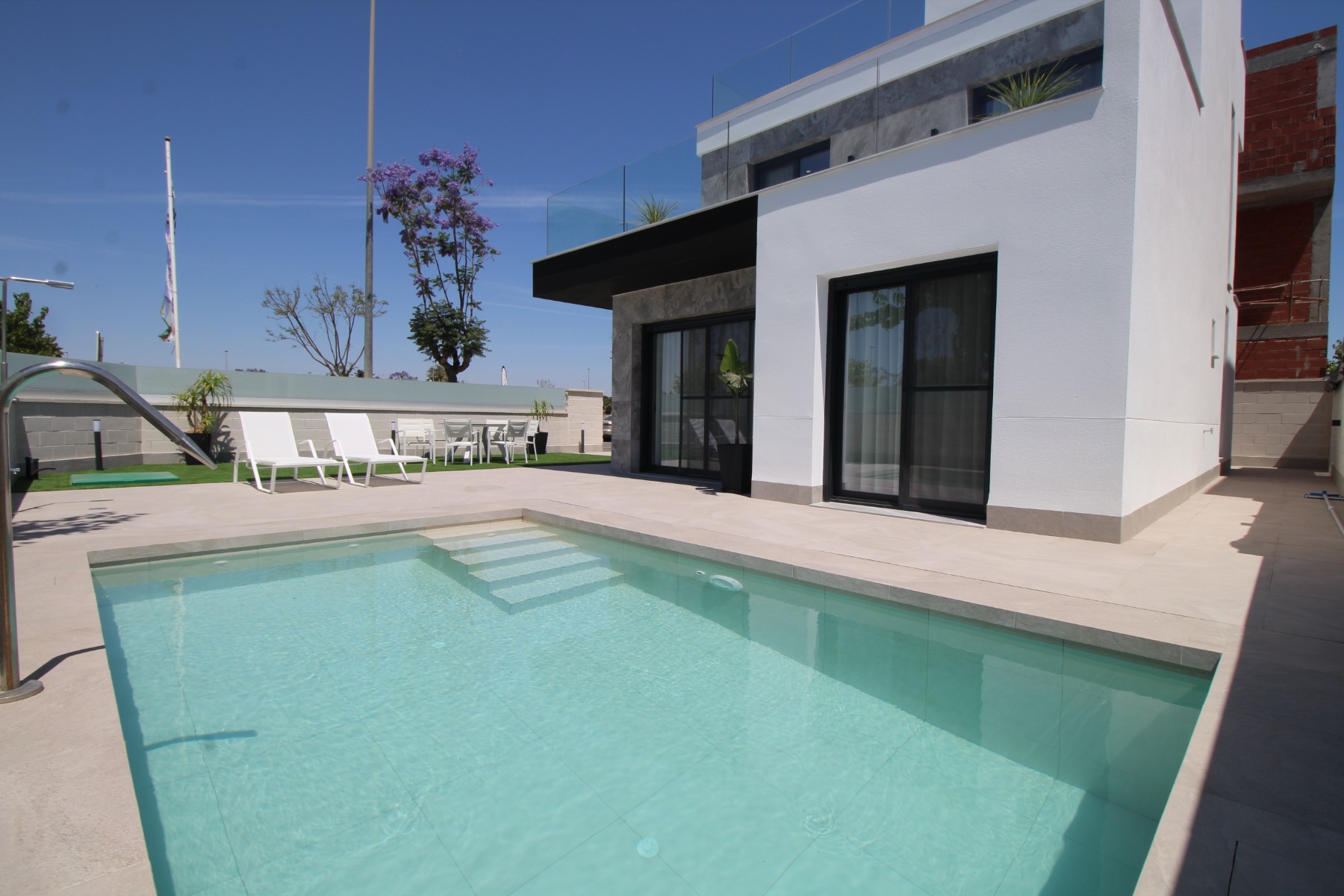 Villa in Alicante - view 1