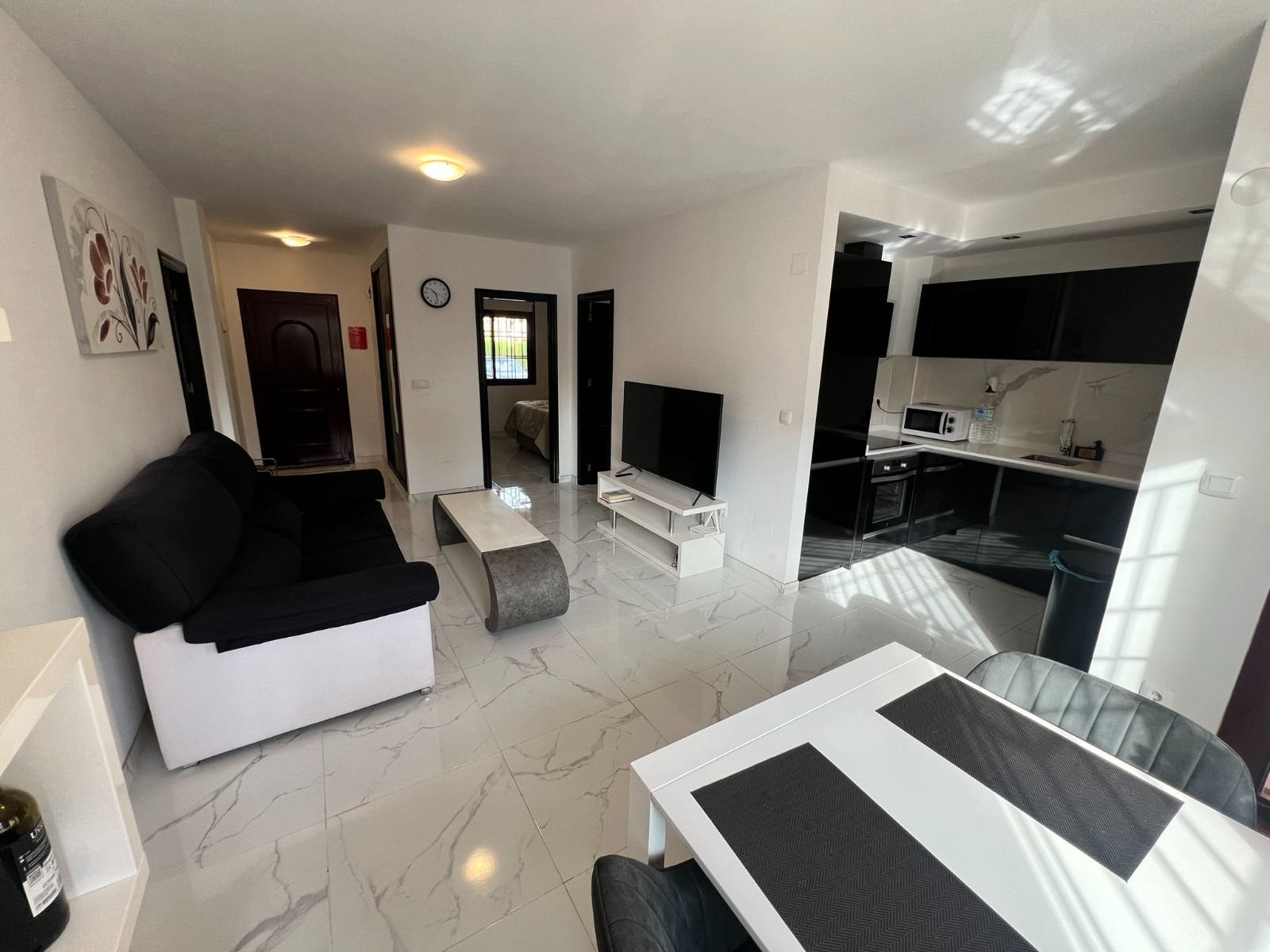 Apartment in Alicante - view 1