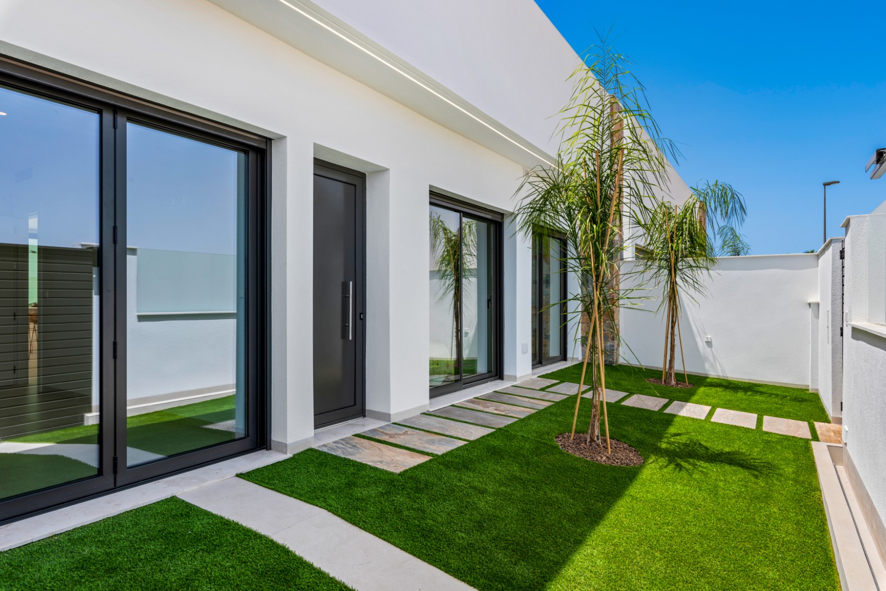 Villa in Los Alcazares - view 1