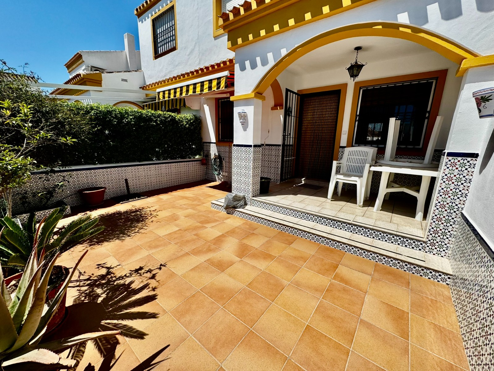 House in Alicante - view 1