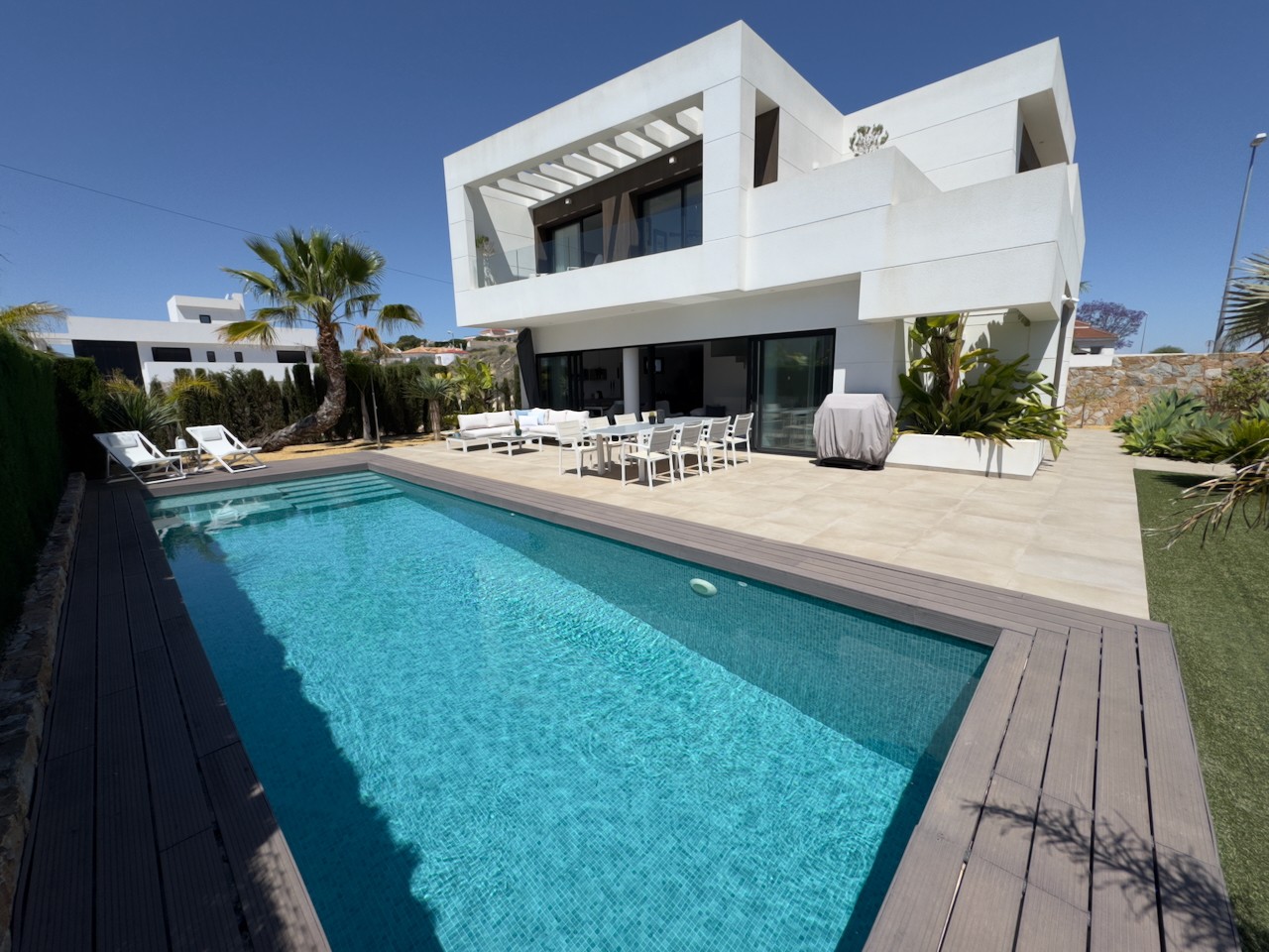Villa in Alicante - view 1