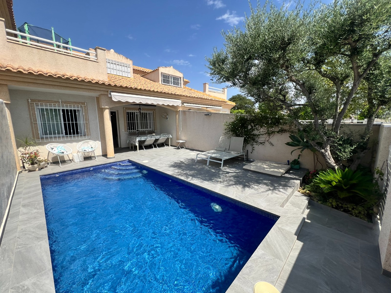 House in Alicante - view 1