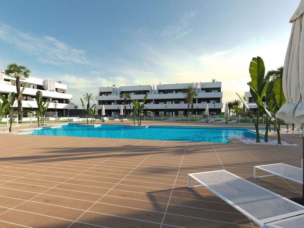 Apartment in Guardamar del Segura - view 1