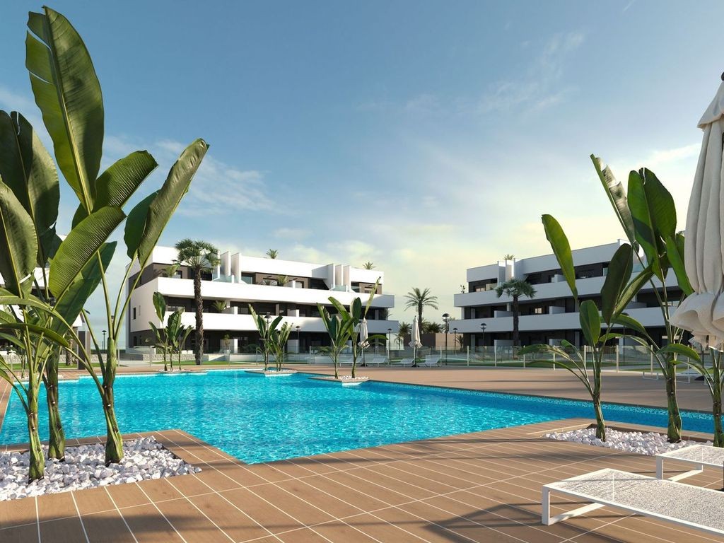 Apartment in Guardamar del Segura - view 1