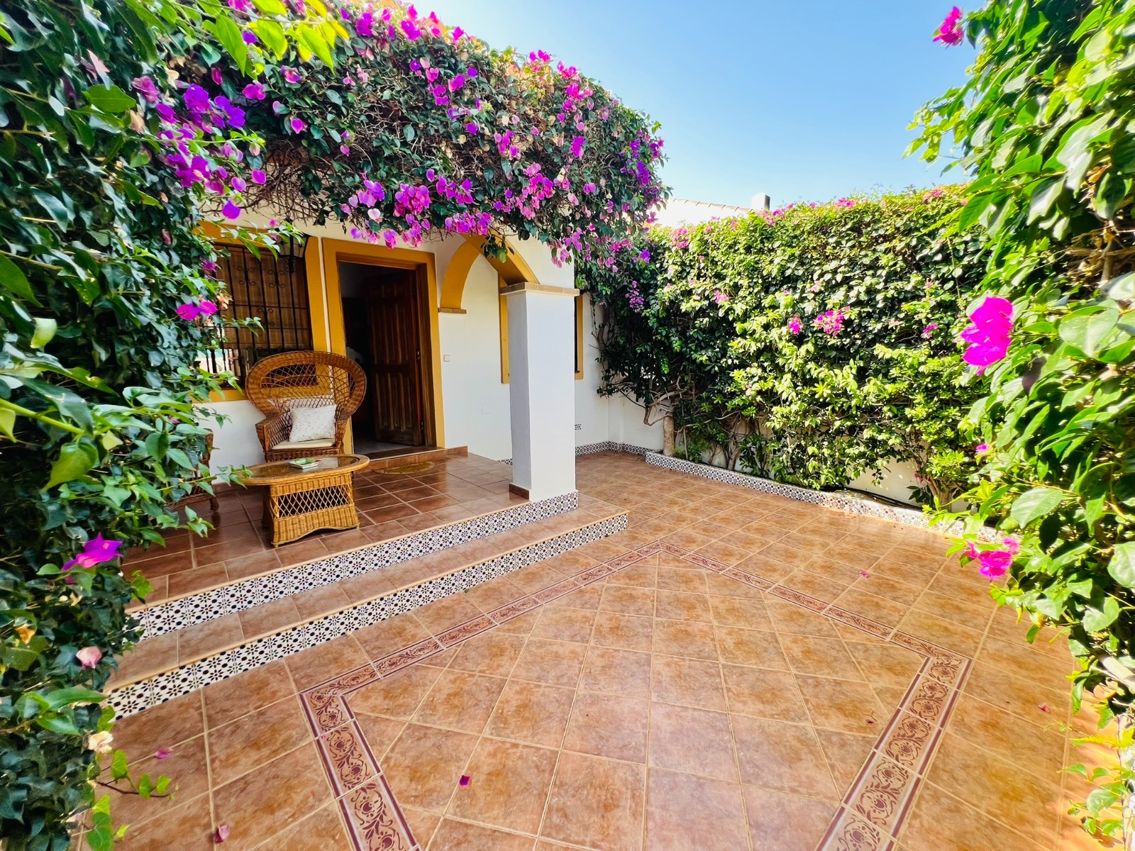 House in Alicante - view 1