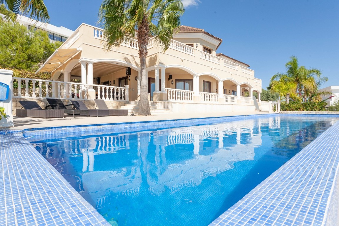 Villa in Calp - view 1