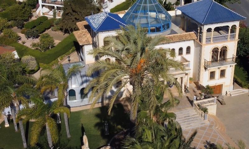 Villa in Villamartin - view 1