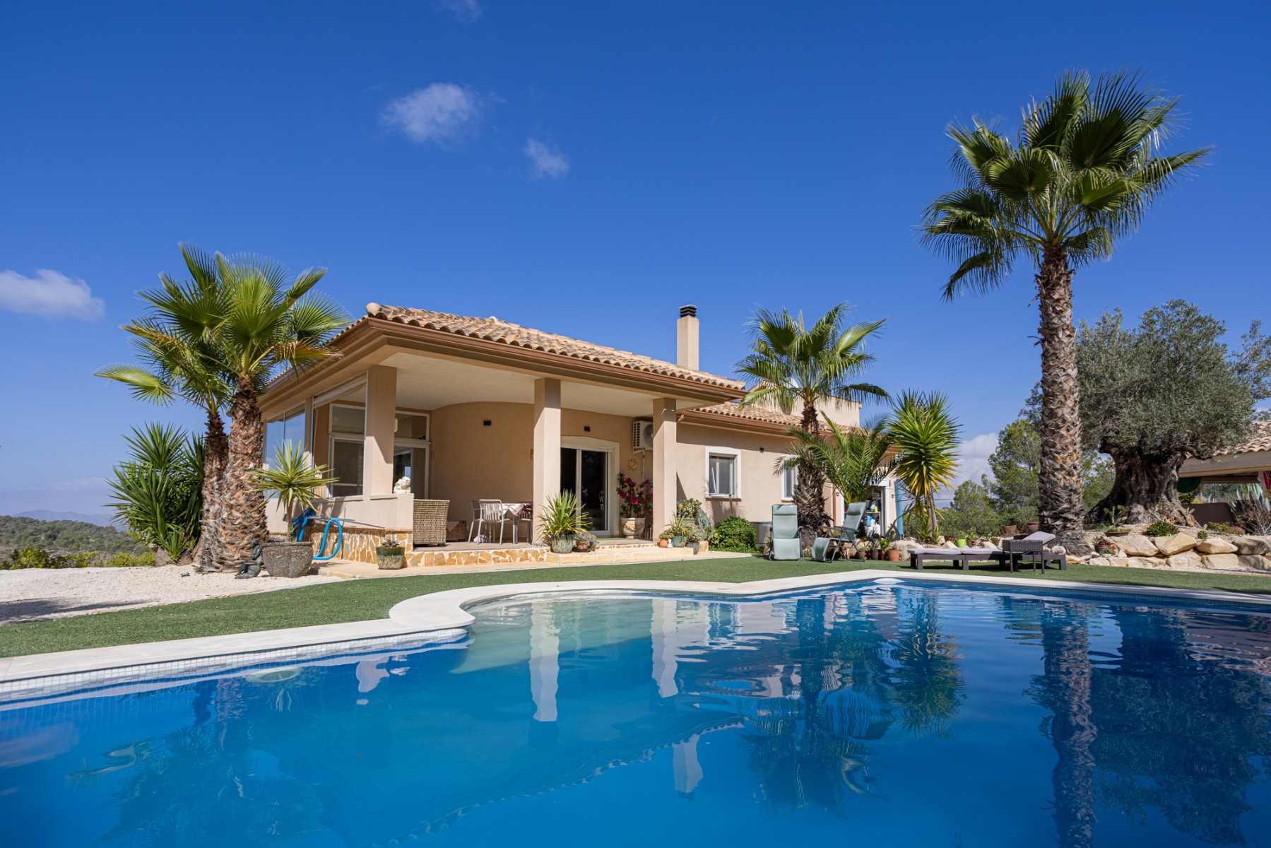 House in La Zarza - view 1