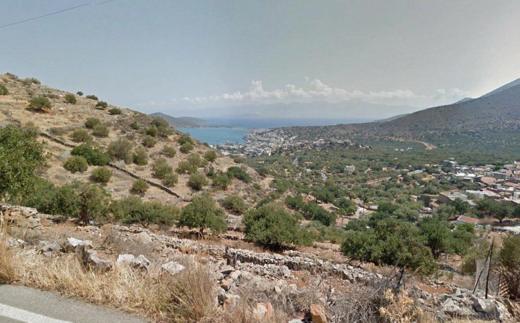House in Agios Nikolaos - view 1