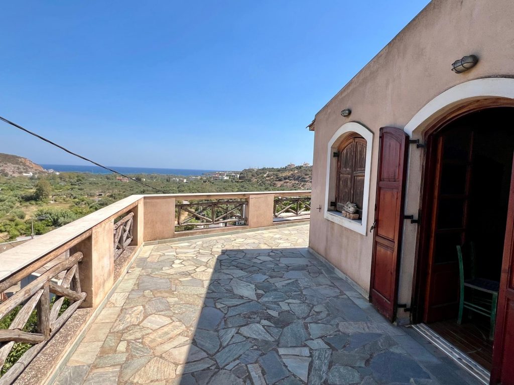 House in Kalo Chorio - view 1