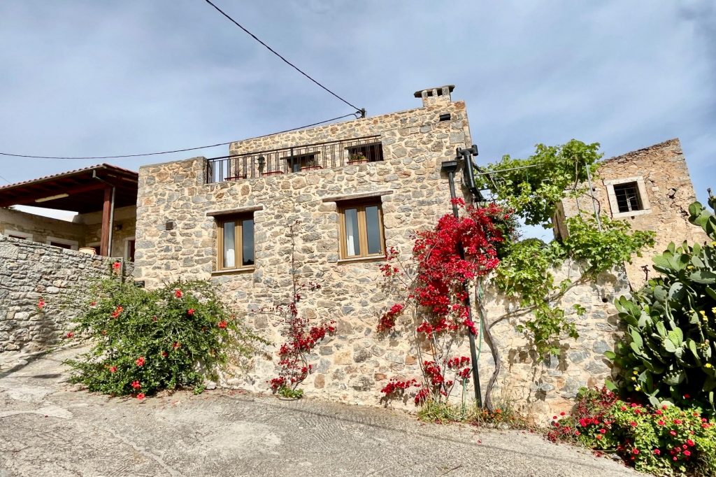 House in Neapoli - view 1