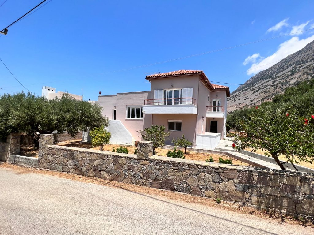 House in Kavousi - view 1