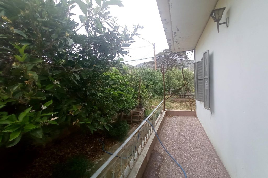House in Kastelli - view 1