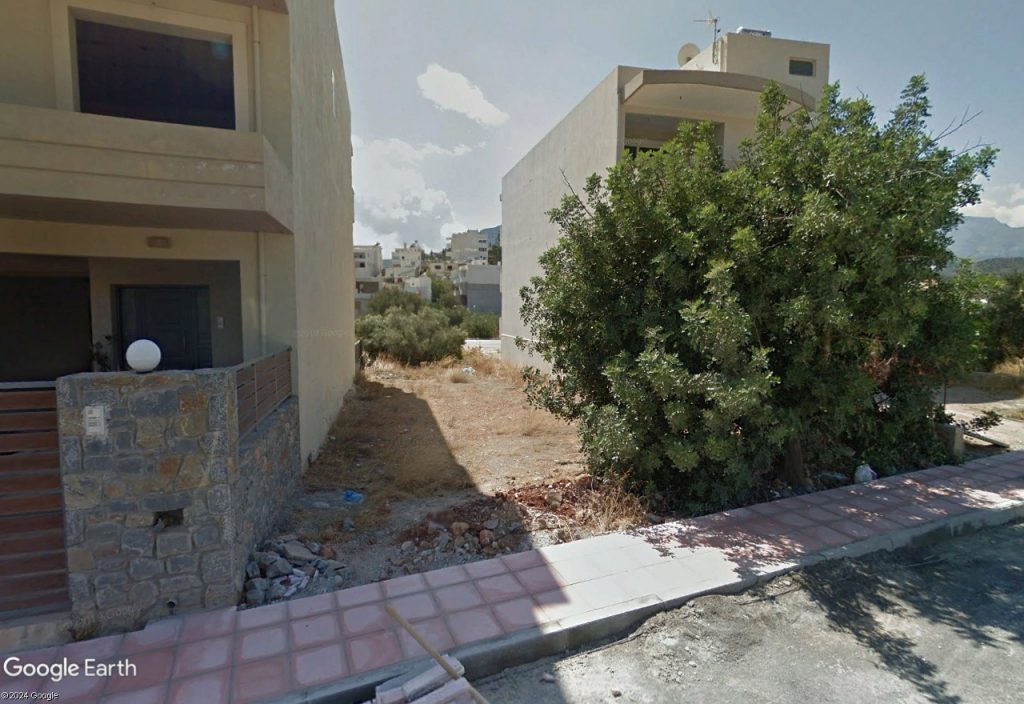 House in Agios Nikolaos - view 1