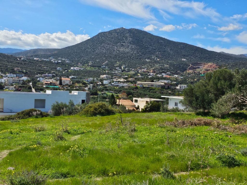 House in Agios Nikolaos - view 1