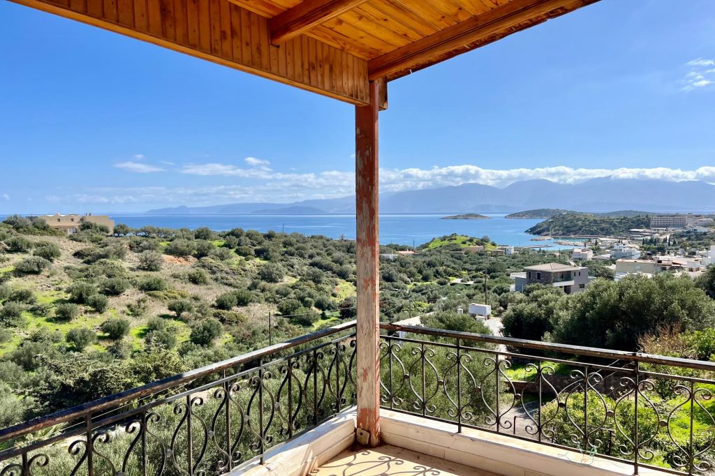House in Agios Nikolaos - view 1