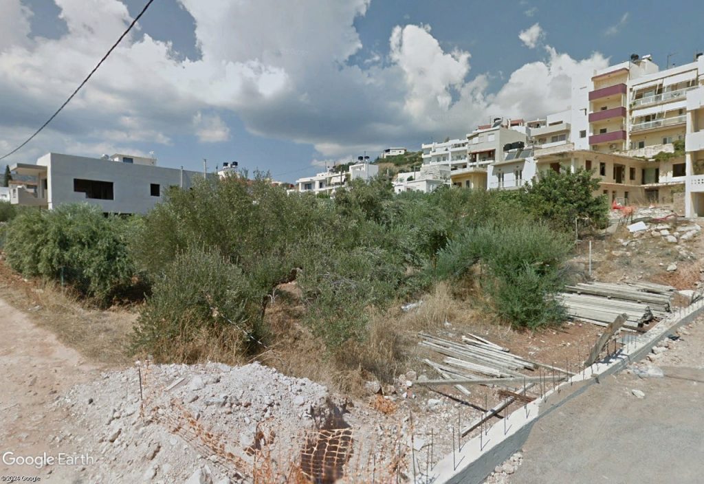 House in Agios Nikolaos - view 1