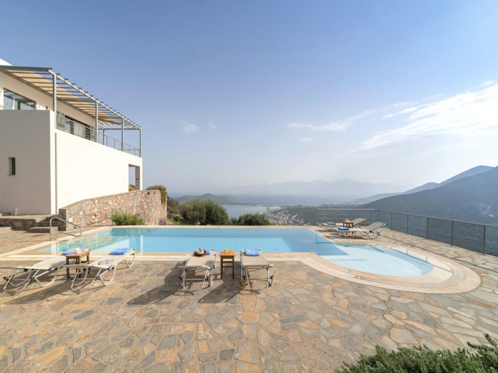 House in Agios Nikolaos - view 1