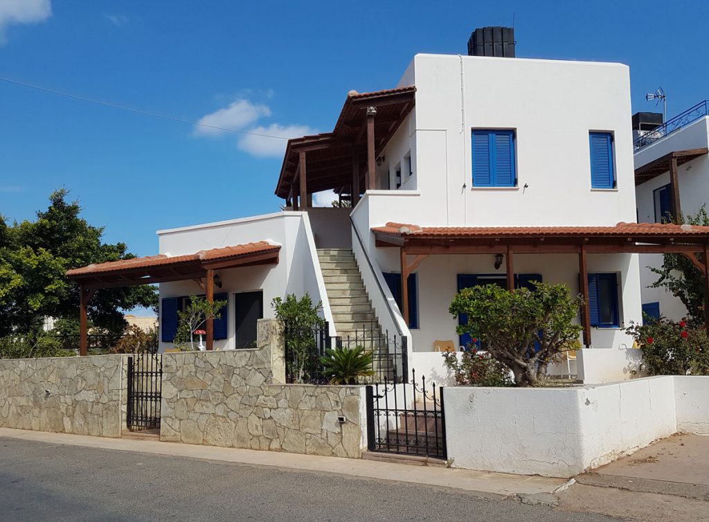 House in Sision - view 1