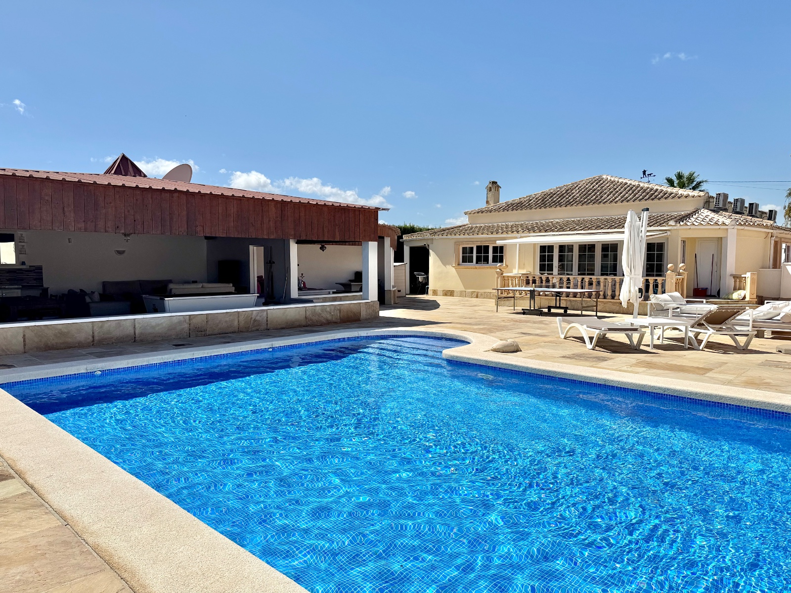 House in Alicante - view 1