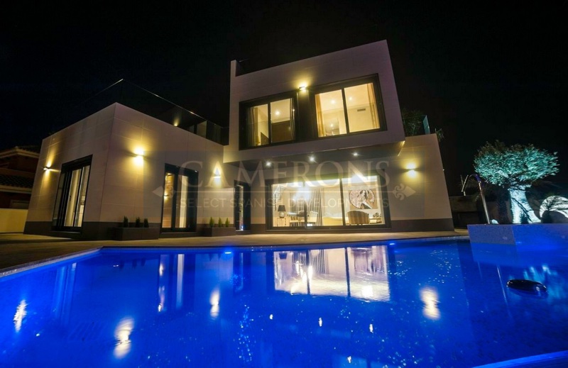 Villa in Urbanizacion los Balcones - view 1