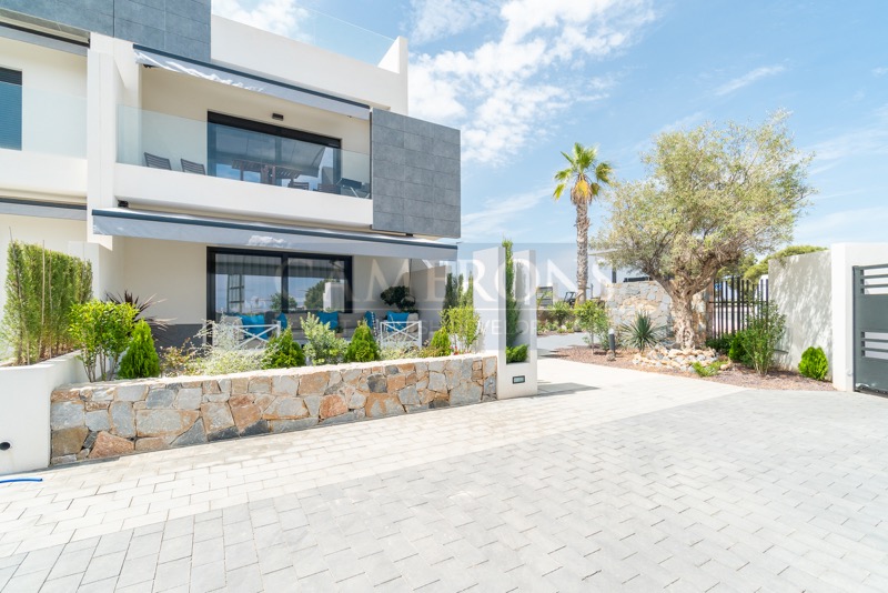 Apartment in Alicante - view 1