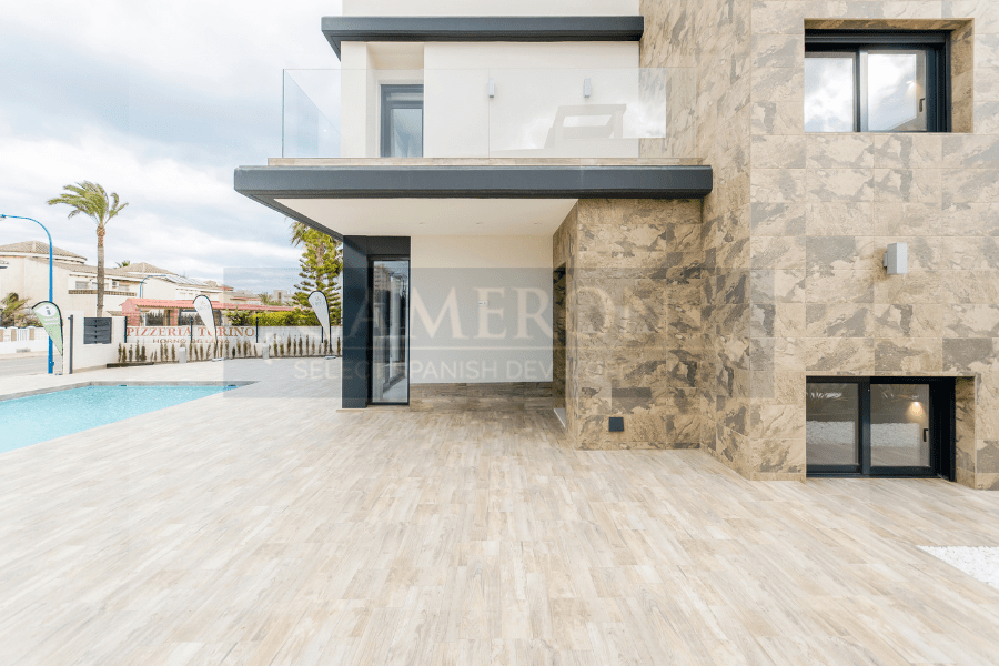 Villa in Santa Cruz - view 1