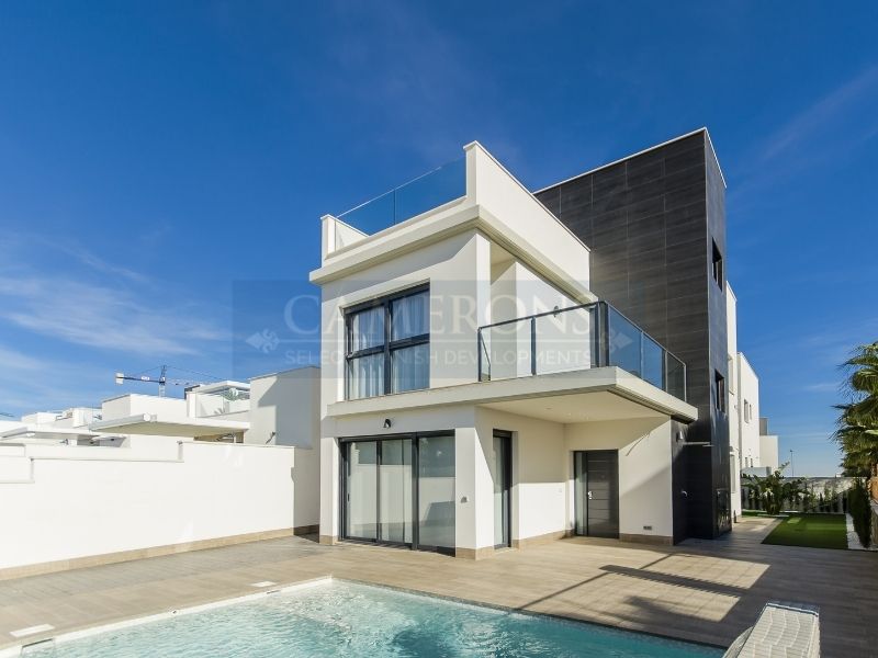 Villa in Alicante - view 1