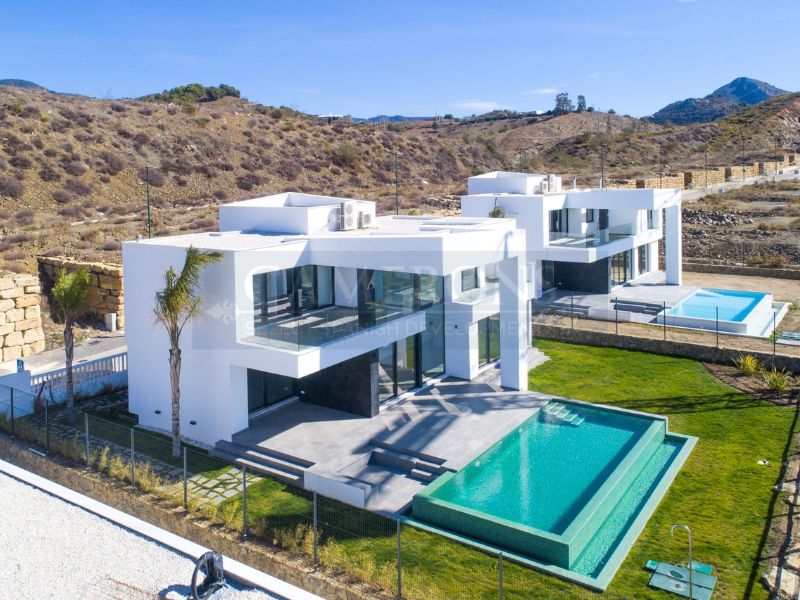 Villa in Malaga - view 1