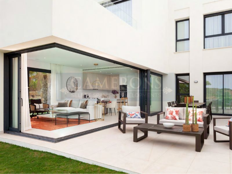 Villa in Estepona - view 1
