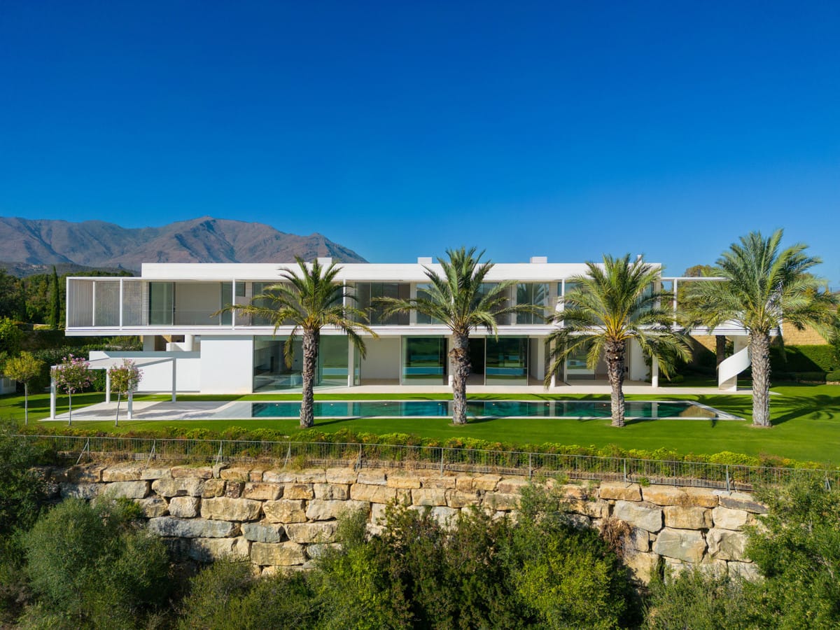Villa in Casares de Arbas - view 1
